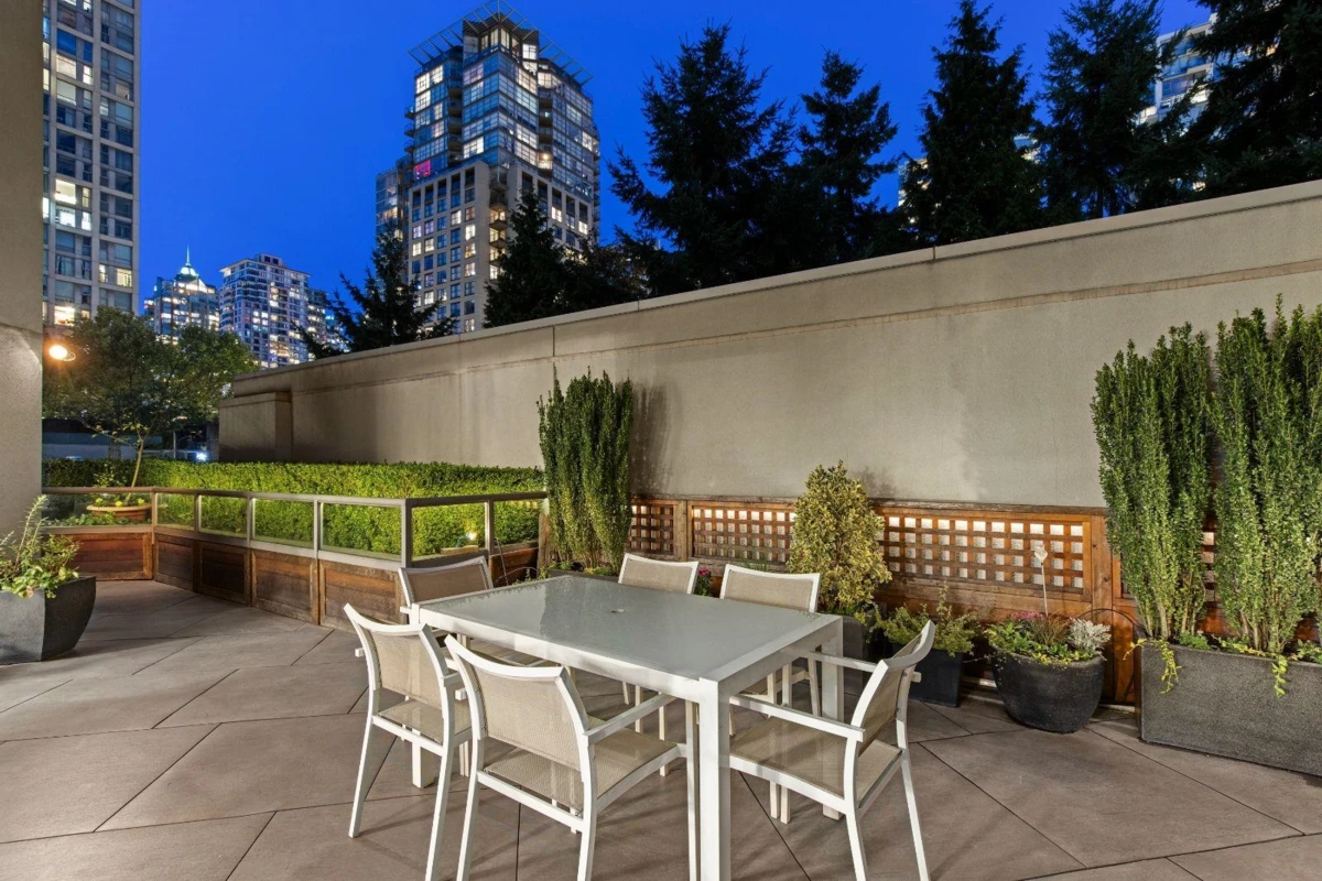 Dining Area Photo of 307 1009 Expo Boulevard, Vancouver, BC