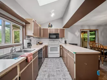 Kitchen Photo of 1642 232 Street, Langley, BC
