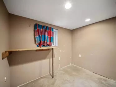 Laundry Room Photo of 1642 232 Street, Langley, BC