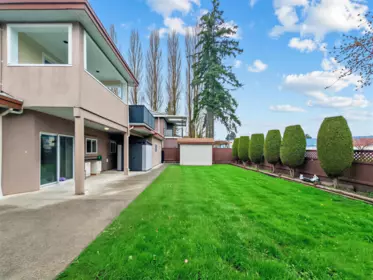 Swimming Pool Photo of 9531 Bakerview Drive, Richmond, BC