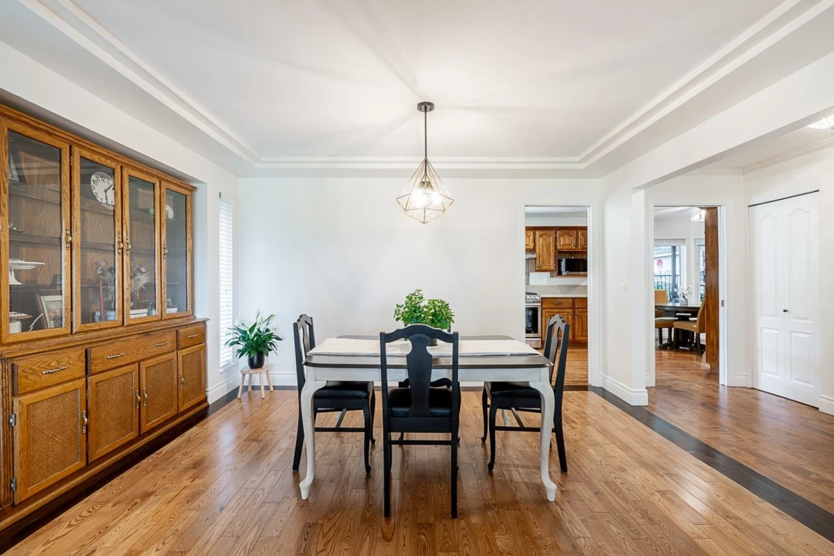 Dining Area Photo of 18956 59 Avenue, Surrey, BC
