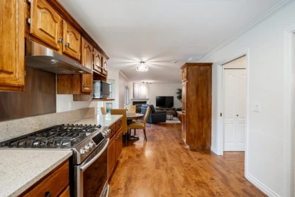 Breakfast Nook Photo of 18956 59 Avenue, Surrey, BC