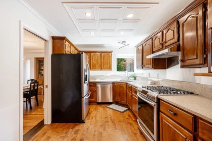 Kitchen Photo of 18956 59 Avenue, Surrey, BC