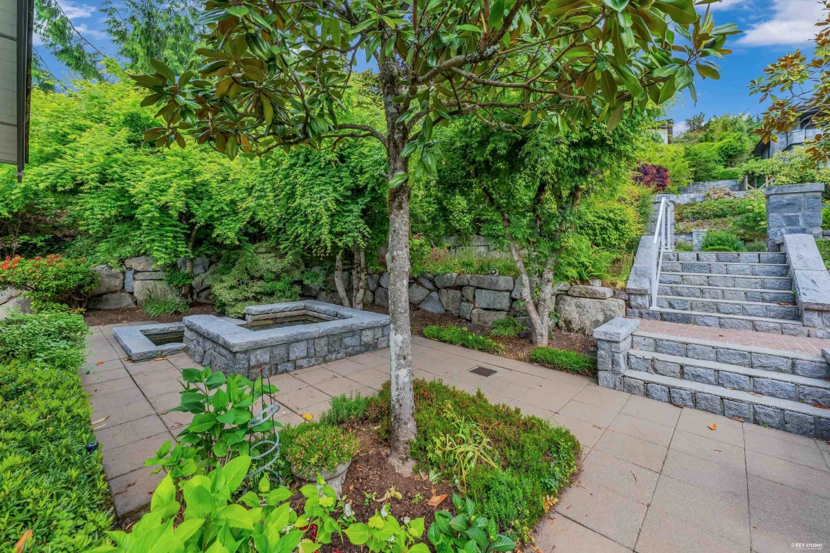 Family Room Photo of 2673 Folkestone Way, West Vancouver, BC
