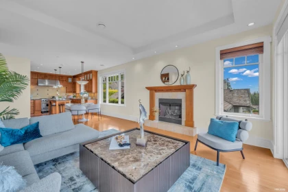 Entry Foyer Photo of 2673 Folkestone Way, West Vancouver, BC