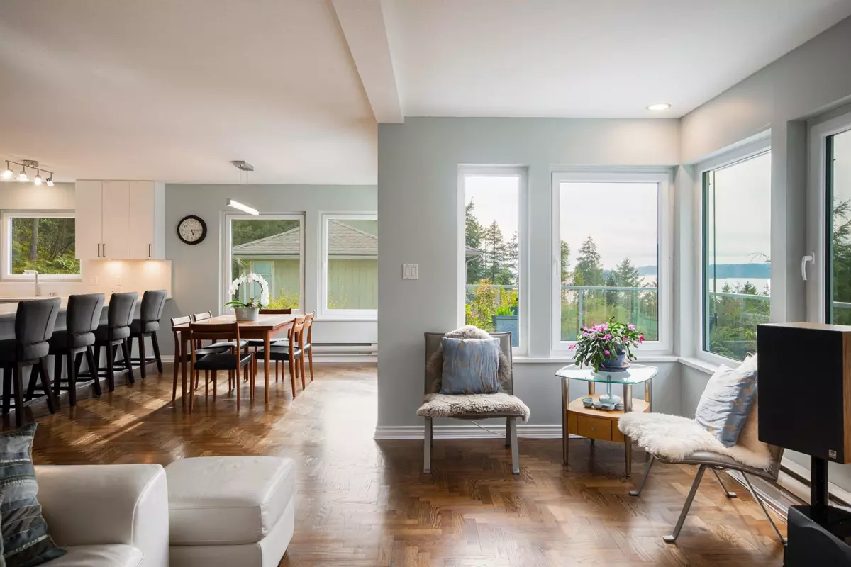 Family Room Photo of 1597 Isleview Lane, Bowen Island, BC