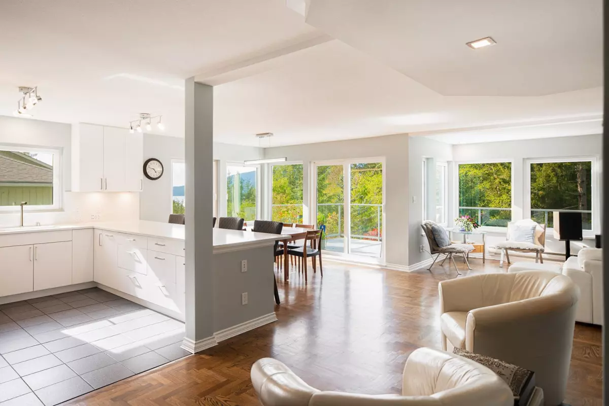 Living Room Photo of 1597 Isleview Lane, Bowen Island, BC