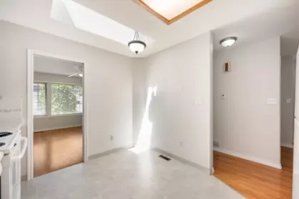 Guest Bathroom Photo of 11484 207 Street, Maple Ridge, BC