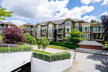 Swimming Pool Photo of 316 14 E Royal Avenue, New Westminster, BC