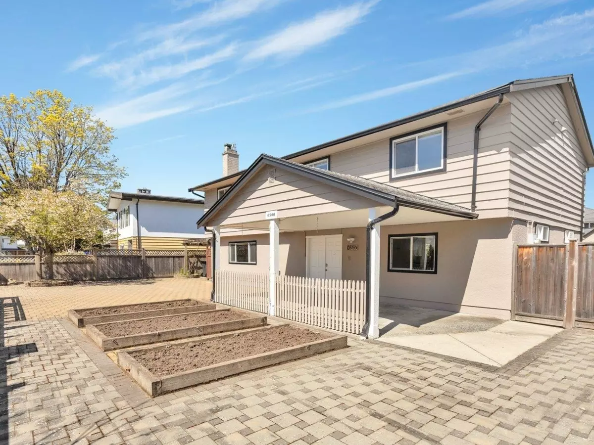 Family Room Photo of 6500 Azure Road, Richmond, BC