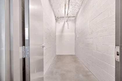 Hallway Photo of 675 W 30th Avenue, Vancouver, BC