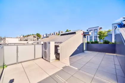 Laundry Room Photo of 675 W 30th Avenue, Vancouver, BC