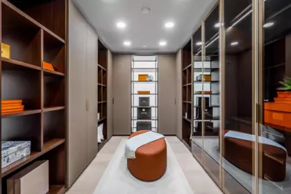 Walk-In Closet Photo of 1123 Crestline Road, West Vancouver, BC