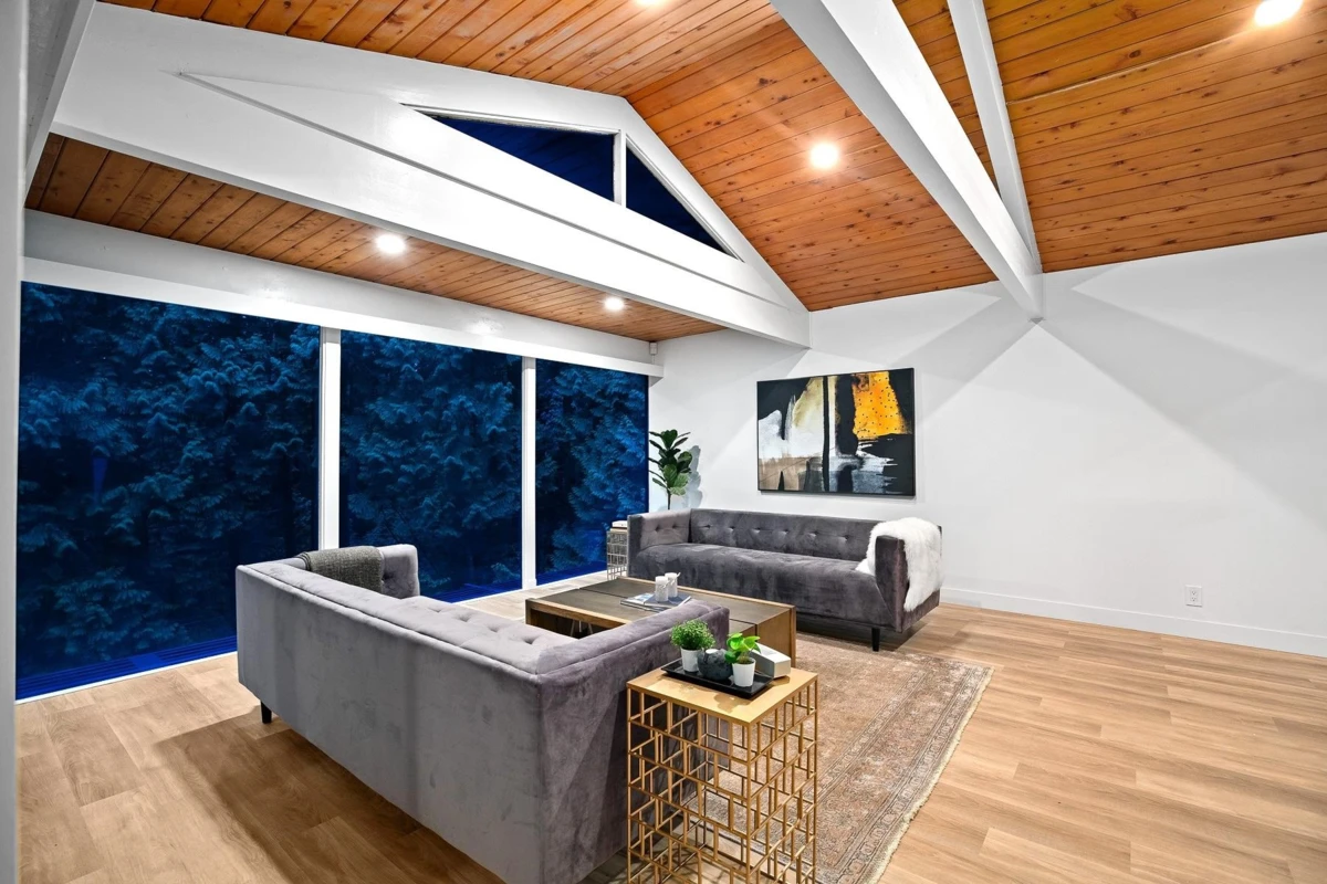 Family Room Photo of 530 Hadden Drive, West Vancouver, BC
