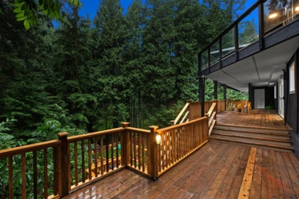 Backyard Photo of 530 Hadden Drive, West Vancouver, BC