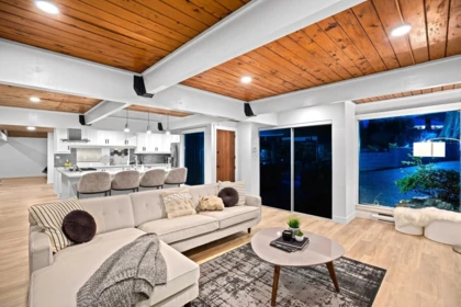 Basement Recreation Room Photo of 530 Hadden Drive, West Vancouver, BC