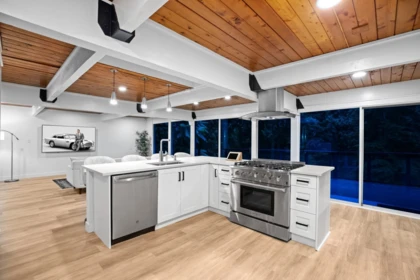 Kitchen Photo of 530 Hadden Drive, West Vancouver, BC