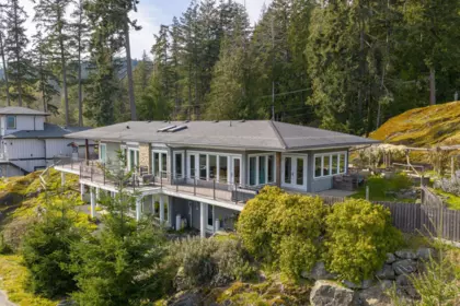 889 Cowan Point Drive, Bowen Island, BC, Bowen Island — Single Family Residence for sale