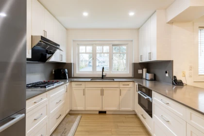 Kitchen Photo of 3389 W 21st Avenue, Vancouver, BC