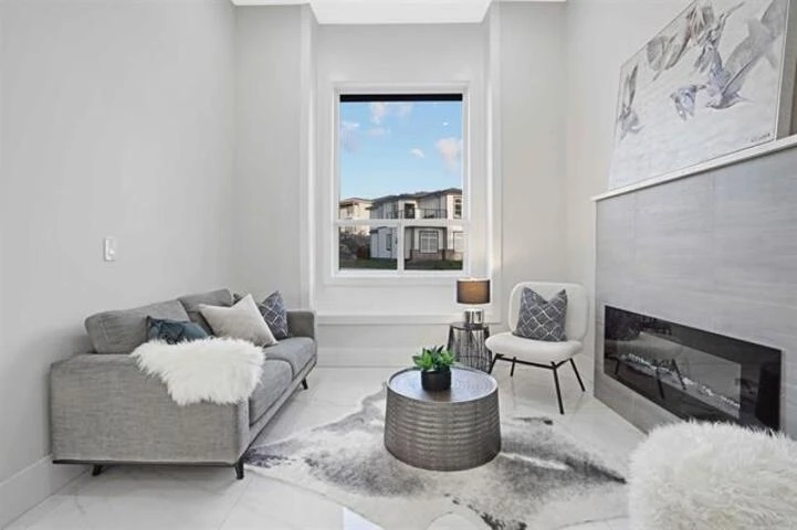 Living Room Photo of 46062 Crestview Drive, Chilliwack, BC
