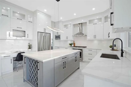 Kitchen Island Photo of 46062 Crestview Drive, Chilliwack, BC