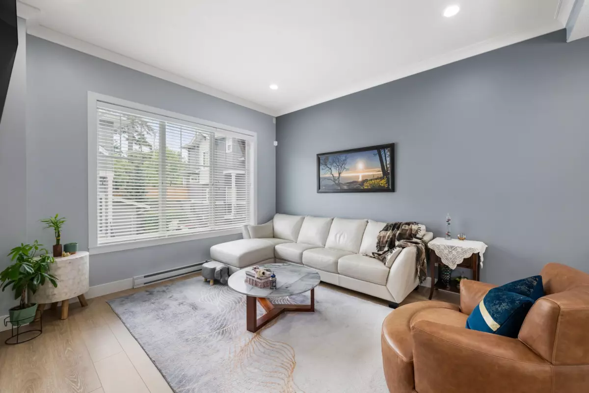 Family Room Photo of 21 2855 158 Street, Surrey, BC