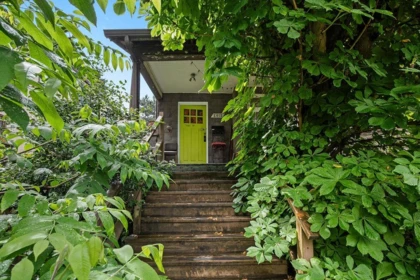 Hot Tub / Spa Photo of 2012 York Avenue, Vancouver, BC
