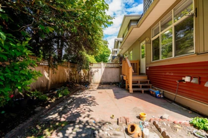 Front Yard Photo of 56 7518 138 Street, Surrey, BC