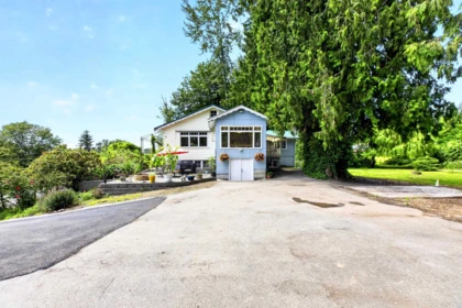 28203 Lougheed Highway, Maple Ridge, BC, Maple Ridge — Single Family Residence for sale