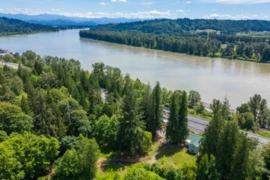 28203 Lougheed Highway, Maple Ridge, BC