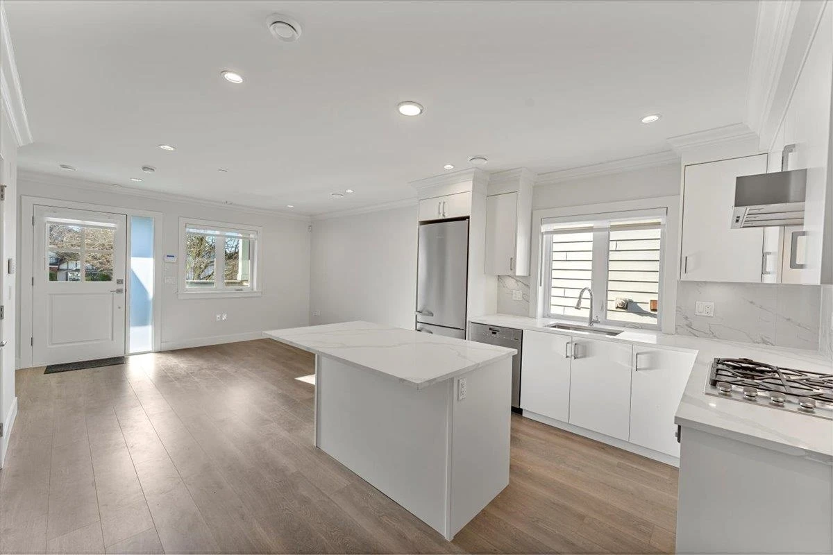 Dining Area Photo of 2227 W 16th Avenue, Vancouver, BC
