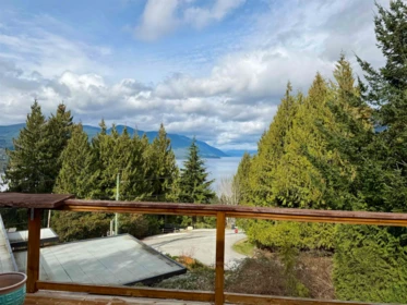 5808 Skookumchuk Road, Sechelt, BC, Sechelt — Single Family Residence for sale
