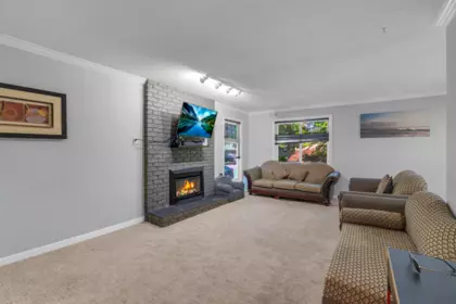 Kitchen Island Photo of 7335 141a Street, Surrey, BC