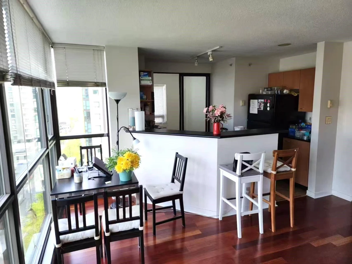 Family Room Photo of 1208 1331 Alberni Street, Vancouver, BC