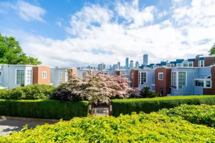 102 1530 Mariner Walk, Vancouver, BC, Vancouver — Apartment/Condo for sale