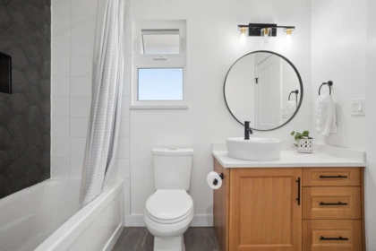 Powder Room Photo of 5630 16th Avenue, Delta, BC