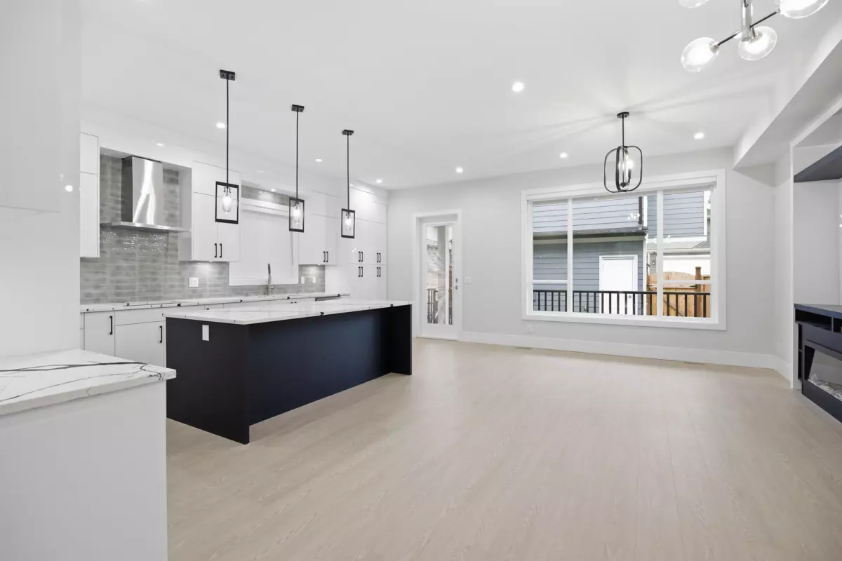 Family Room Photo of 17156 1 Avenue, Surrey, BC