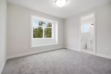 Primary Bathroom Photo of 17156 1 Avenue, Surrey, BC