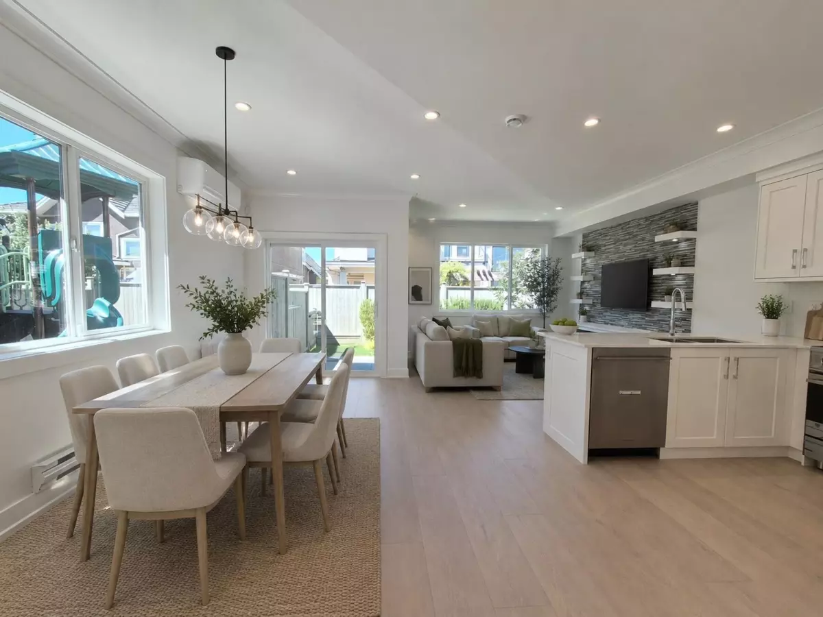 Living Room Photo of 102 8233 Williams Road, Richmond, BC