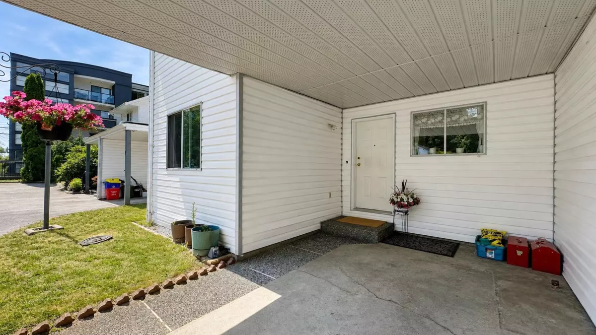Living Room Photo of 3 12075 207a Street, Maple Ridge, BC