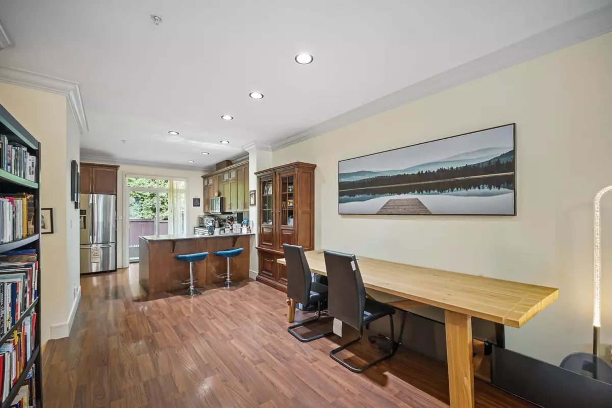 Family Room Photo of 18 45390 Vedder Mountain Road, Cultus Lake, BC