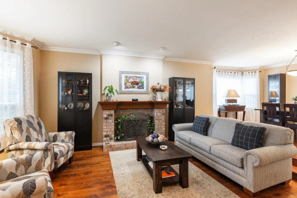 Family Room Photo of 10779 Fraserglen Drive, Surrey, BC