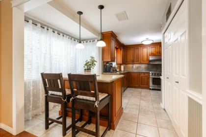 Breakfast Nook Photo of 10779 Fraserglen Drive, Surrey, BC