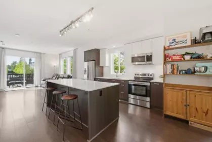 Kitchen Photo of 1 2423 Avon Place, Port Coquitlam, BC