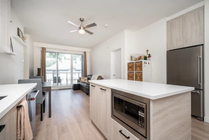 303 7579 16th Street, Burnaby, BC, Burnaby — Apartment/Condo for sale