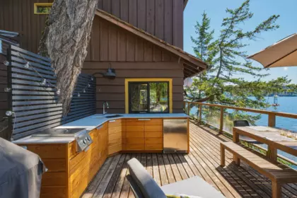 6075 Coracle Drive, Sechelt, BC, Sechelt — Single Family Residence for sale