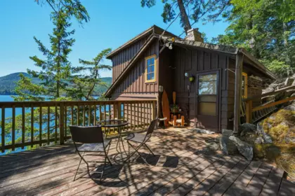 6075 Coracle Drive, Sechelt, BC, Sechelt — Single Family Residence for sale