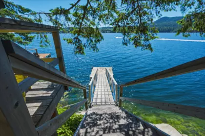6075 Coracle Drive, Sechelt, BC, Sechelt — Single Family Residence for sale