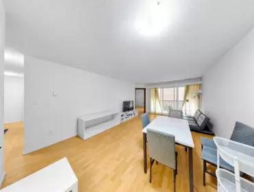 206 9857 Manchester Drive, Burnaby, BC, Burnaby — Apartment/Condo for sale