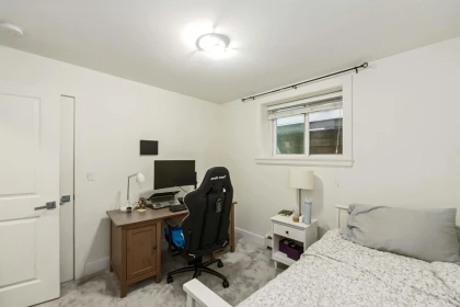 Hallway Photo of 13082 60 Avenue, Surrey, BC